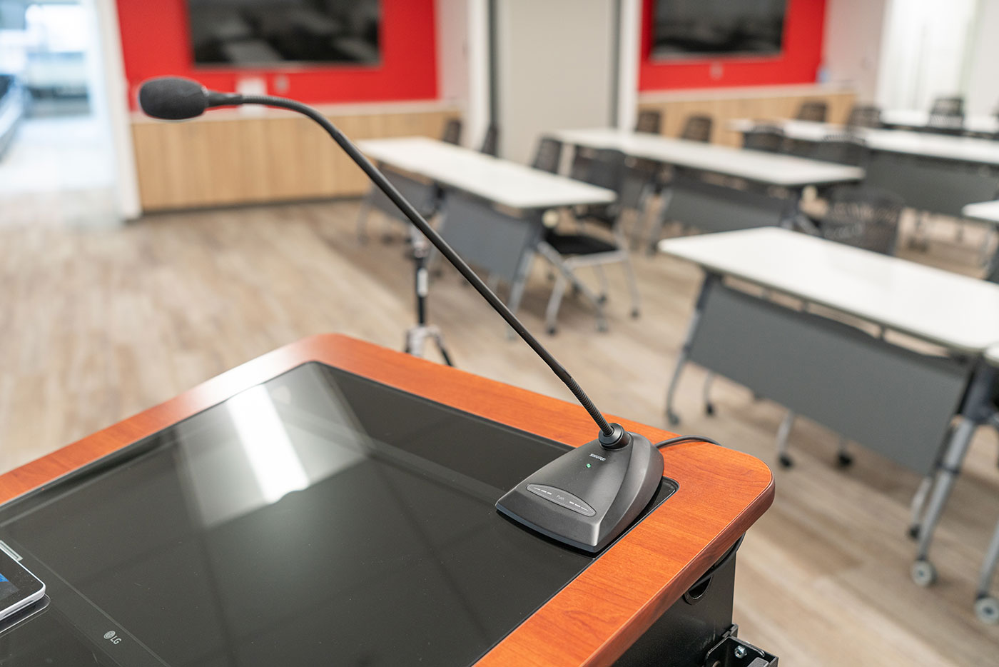 Fully automated podiums